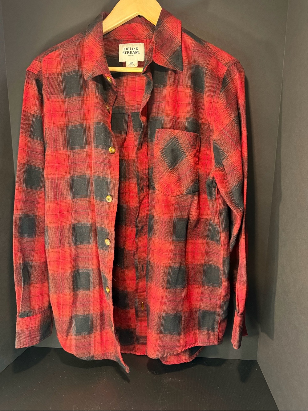Field & Stream Red Black Plaid Flannel Shirt - Men's Casual Button-Up